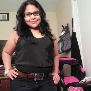 Meet your Posher, Dania